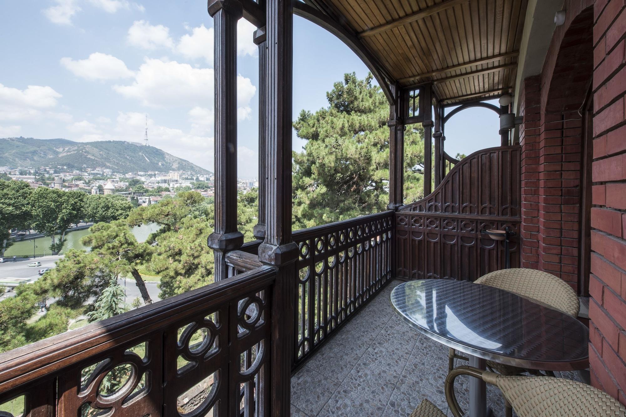 Hotel Kopala Tbilisi Esterno foto