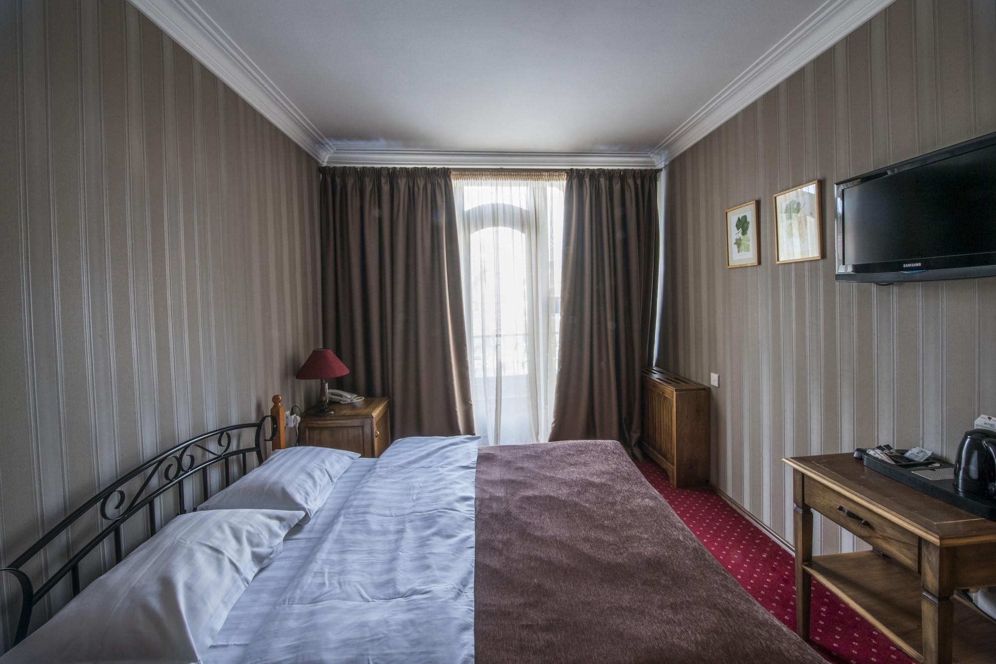 Hotel Kopala Tbilisi Esterno foto