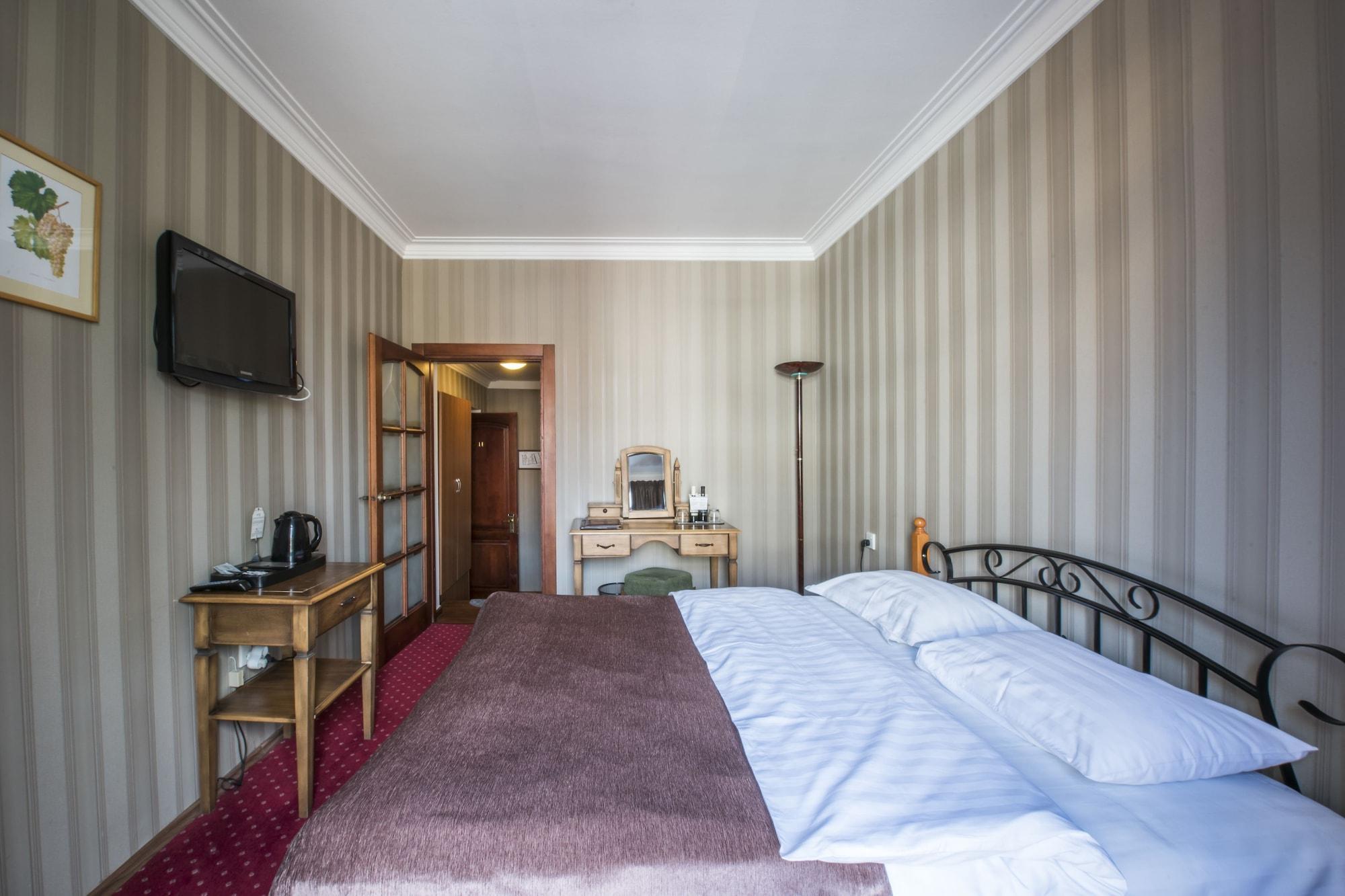 Hotel Kopala Tbilisi Esterno foto